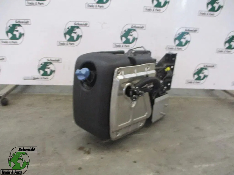 DAF 1707645 AD BLUE TANK NIEUWE & GEBRUIKT DAF LF 220 EURO 6 - Rezervor combustibil pentru Camion: Foto 1 DAF 1707645 AD BLUE TANK NIEUWE & GEBRUIKT DAF LF 220 EURO 6 - Rezervor combustibil pentru Camion: Foto 1