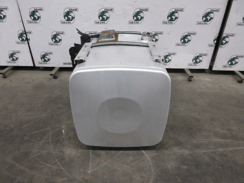 Iveco 81.12201-5839 // 81.12201-5933 // 450 LITER MAN TGX TGS EURO 6 TANK MODEL 2018 - Rezervor combustibil pentru Camion: Foto 2 Iveco 81.12201-5839 // 81.12201-5933 // 450 LITER MAN TGX TGS EURO 6 TANK MODEL 2018 - Rezervor combustibil pentru Camion: Foto 2