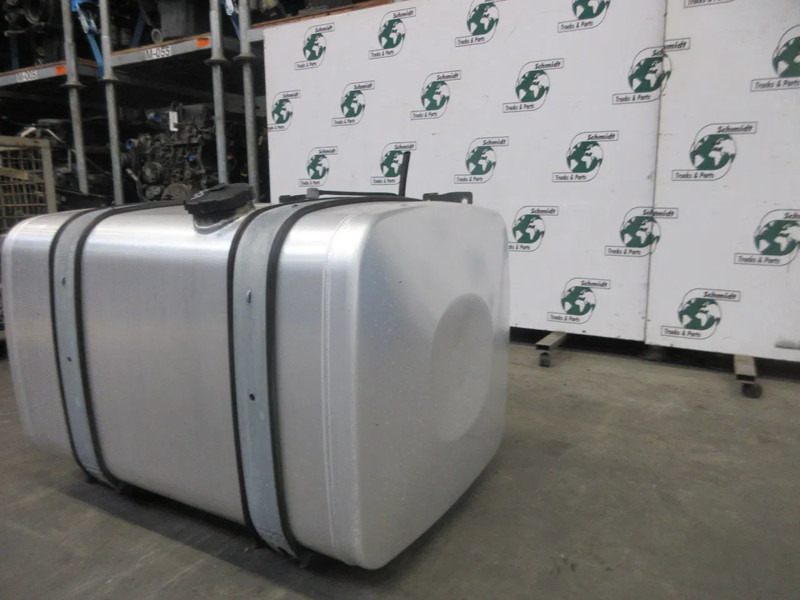 MAN 81.12201-5918 // 370 LITER MAN TGX 18.500 EURO 6 MODEL 2020 - Rezervor combustibil pentru Camion: Foto 3 MAN 81.12201-5918 // 370 LITER MAN TGX 18.500 EURO 6 MODEL 2020 - Rezervor combustibil pentru Camion: Foto 3