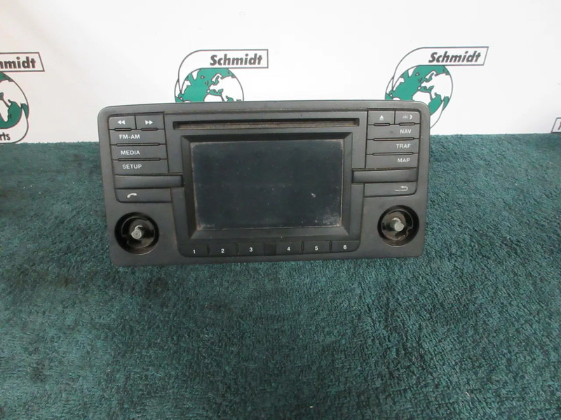 MAN 81.28100-6026 RADIO NAVIE MAN TGS EURO 6 MODEL 2016 - Sistem electric pentru Camion: Foto 4 MAN 81.28100-6026 RADIO NAVIE MAN TGS EURO 6 MODEL 2016 - Sistem electric pentru Camion: Foto 4