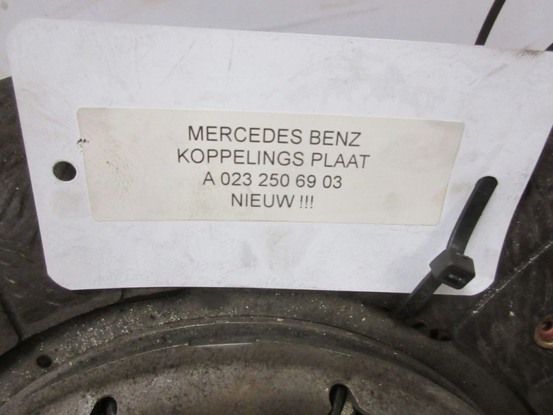 Mercedes-Benz A 023 250 69 03 KOPPELINGSPLAAT NIEUW EURO 6 - Ambreiaj și piese pentru Camion: Foto 3 Mercedes-Benz A 023 250 69 03 KOPPELINGSPLAAT NIEUW EURO 6 - Ambreiaj și piese pentru Camion: Foto 3