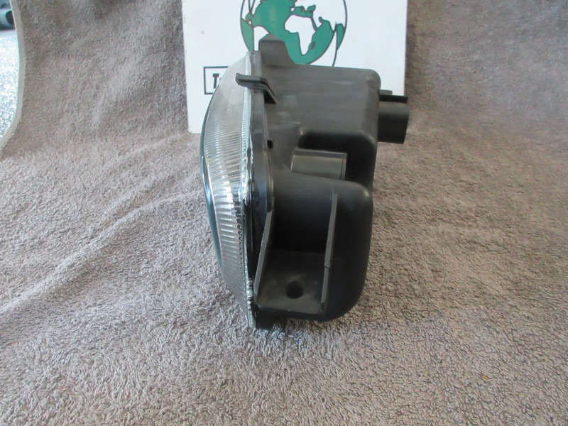 Mercedes-Benz A 943 820 00 56 // A 943 820 75 56 MISTLAMP NIEUWE LINKS MP3 1844 - Far anticeata pentru Camion: Foto 4 Mercedes-Benz A 943 820 00 56 // A 943 820 75 56 MISTLAMP NIEUWE LINKS MP3 1844 - Far anticeata pentru Camion: Foto 4