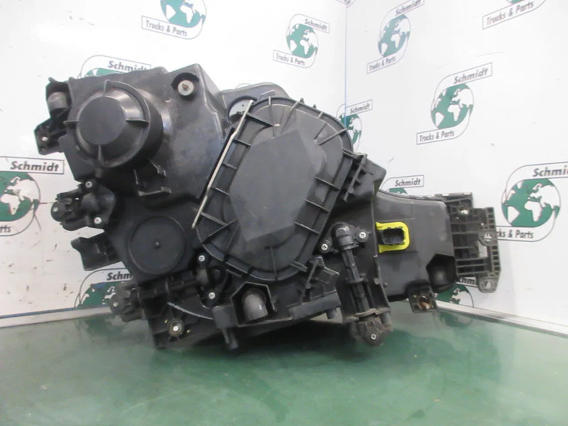 Mercedes-Benz A 960 820 02 39 KOPLAMP MERCEDES 1845 MP4 EURO 6 LINKS - Far pentru Camion: Foto 3 Mercedes-Benz A 960 820 02 39 KOPLAMP MERCEDES 1845 MP4 EURO 6 LINKS - Far pentru Camion: Foto 3