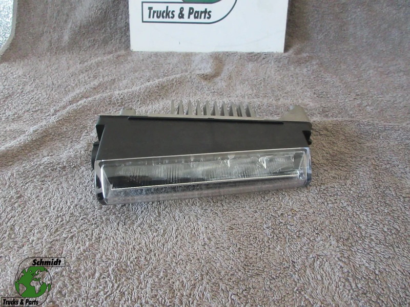 Mercedes-Benz A 960 820 31 56 LED LAMP BUMPER MERCEDES MP4 EURO 6 NIEUWE & EN GEBRUIKT - Far anticeata pentru Camion: Foto 1 Mercedes-Benz A 960 820 31 56 LED LAMP BUMPER MERCEDES MP4 EURO 6 NIEUWE & EN GEBRUIKT - Far anticeata pentru Camion: Foto 1
