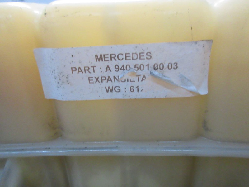 Mercedes-Benz AXOR A 940 501 00 03 EXPANSIEVAT EURO 5 - Vas de expansiune pentru Camion: Foto 4 Mercedes-Benz AXOR A 940 501 00 03 EXPANSIEVAT EURO 5 - Vas de expansiune pentru Camion: Foto 4