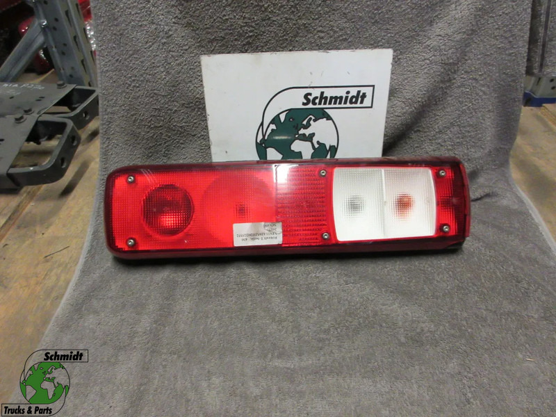 Renault 7420769776 ACHTERLAMP RENAULT T SERIE MODEL 2018 RECHTS - Coada lumini pentru Camion: Foto 1 Renault 7420769776 ACHTERLAMP RENAULT T SERIE MODEL 2018 RECHTS - Coada lumini pentru Camion: Foto 1