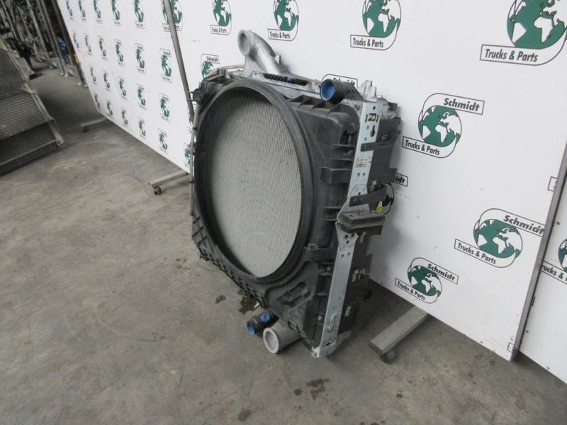 Renault 7422174115 RADIATEUR RENAULT T 460 EURO 6 - Radiator pentru Camion: Foto 2 Renault 7422174115 RADIATEUR RENAULT T 460 EURO 6 - Radiator pentru Camion: Foto 2