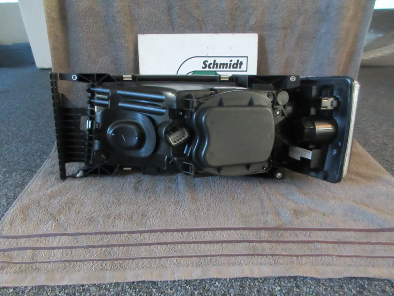 Scania 2416137 KOPLAMP SCANIA NIEUWE OP VOORRAAD R 450 EURO 6 RECHTS - Far pentru Camion: Foto 3 Scania 2416137 KOPLAMP SCANIA NIEUWE OP VOORRAAD R 450 EURO 6 RECHTS - Far pentru Camion: Foto 3