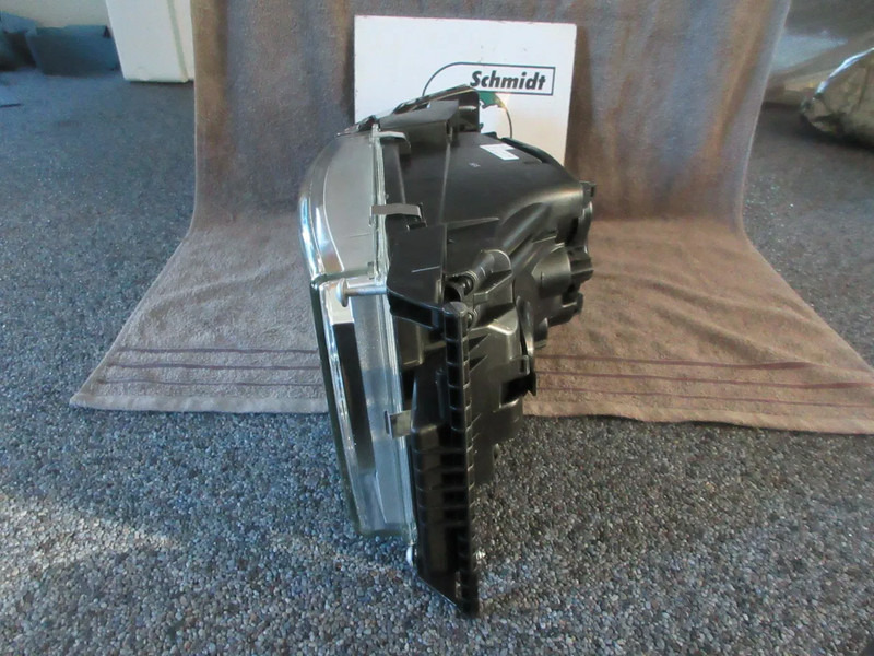 Scania 2416137 KOPLAMP SCANIA NIEUWE OP VOORRAAD R 450 EURO 6 RECHTS - Far pentru Camion: Foto 5 Scania 2416137 KOPLAMP SCANIA NIEUWE OP VOORRAAD R 450 EURO 6 RECHTS - Far pentru Camion: Foto 5