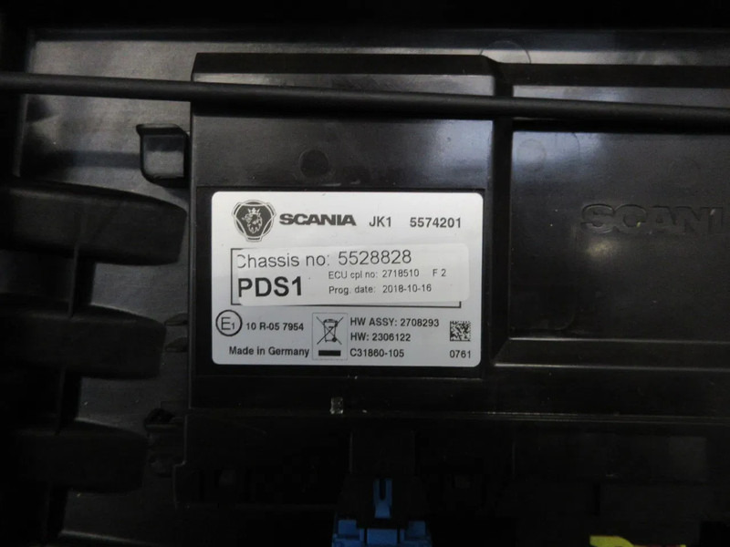 Scania 2718510 // 2708293 // 2306122 BINNENPANEEL DEUR RECHTS P 410 EURO 6 - Cabină și interior pentru Camion: Foto 5 Scania 2718510 // 2708293 // 2306122 BINNENPANEEL DEUR RECHTS P 410 EURO 6 - Cabină și interior pentru Camion: Foto 5