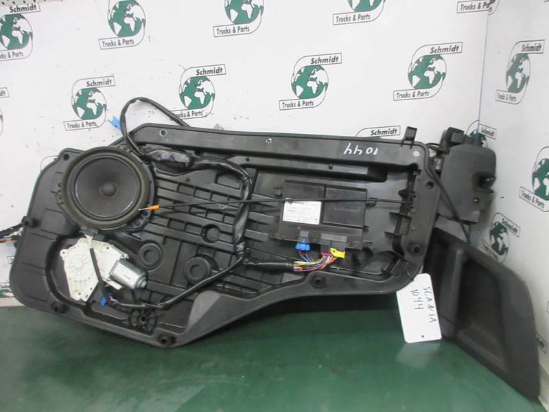 Scania 2718510 // 2708293 // 2306122 BINNENPANEEL DEUR RECHTS P 410 EURO 6 - Cabină și interior pentru Camion: Foto 3 Scania 2718510 // 2708293 // 2306122 BINNENPANEEL DEUR RECHTS P 410 EURO 6 - Cabină și interior pentru Camion: Foto 3