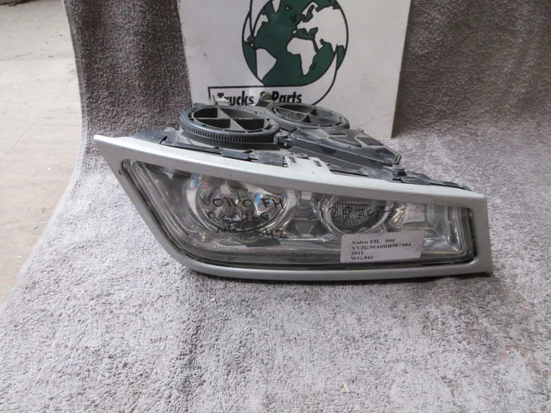 Volvo 21297917 // 21297918 MISTLAMP VOLVO FH SERIE EURO 5 RECHTS EN LINKS - Far anticeata pentru Camion: Foto 3 Volvo 21297917 // 21297918 MISTLAMP VOLVO FH SERIE EURO 5 RECHTS EN LINKS - Far anticeata pentru Camion: Foto 3
