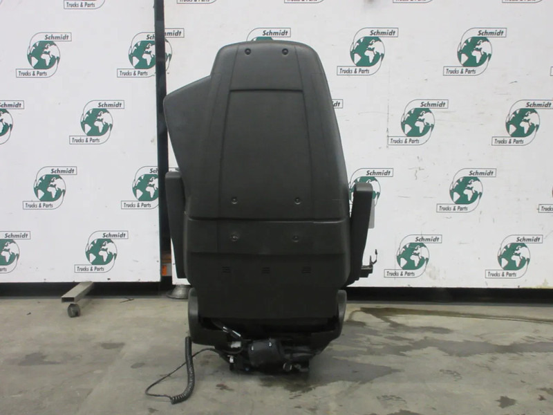 Volvo 23766412 // 23764396 STOELEN SET LUCHTGEVEERT R+L FM MODEL 2023 - Scaun pentru Camion: Foto 5 Volvo 23766412 // 23764396 STOELEN SET LUCHTGEVEERT R+L FM MODEL 2023 - Scaun pentru Camion: Foto 5