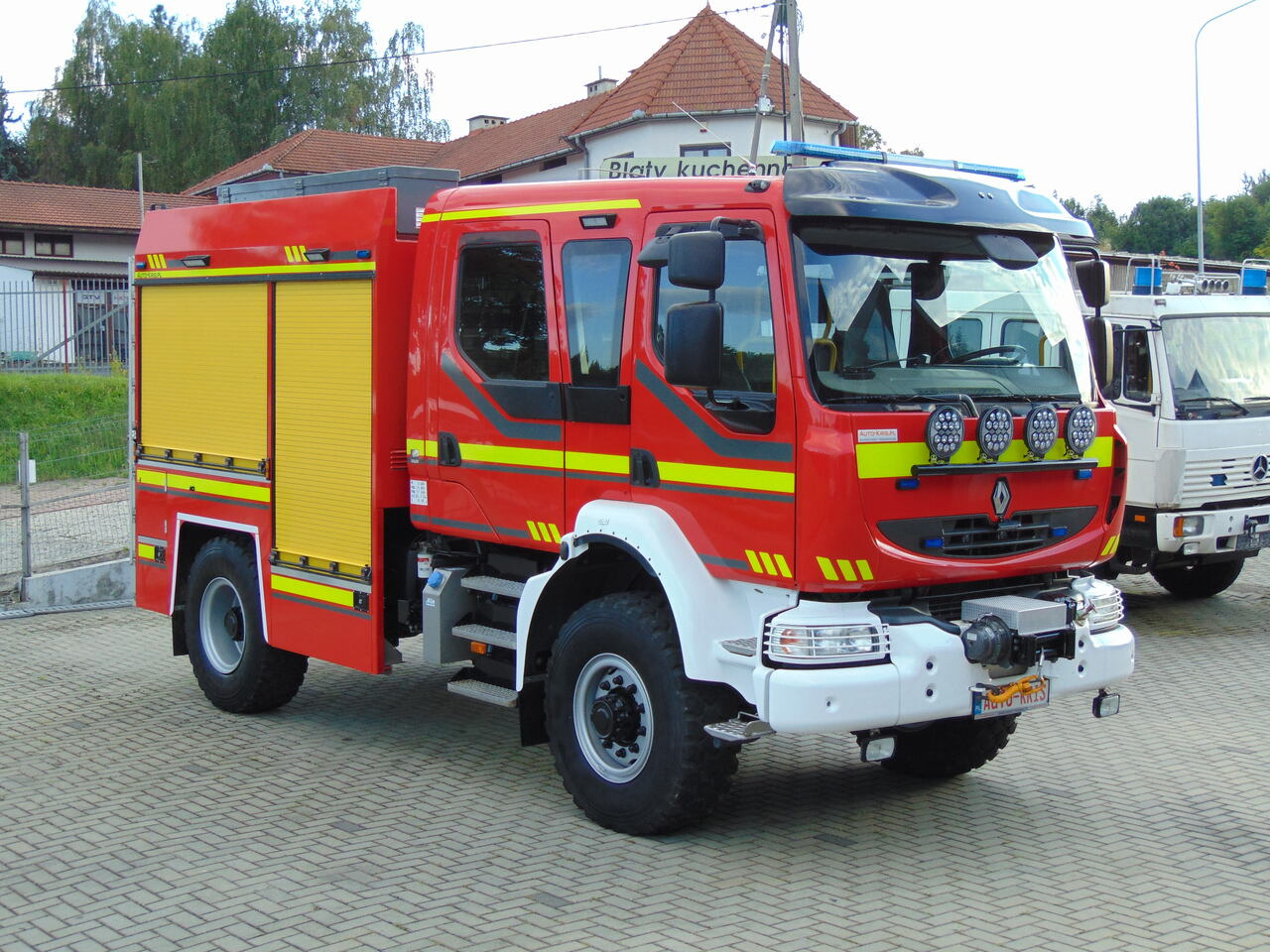 RENAULT Midlum 240DXi 4x4 GIMAEX - Autospeciala de stins incendii: Foto 2 RENAULT Midlum 240DXi 4x4 GIMAEX - Autospeciala de stins incendii: Foto 2