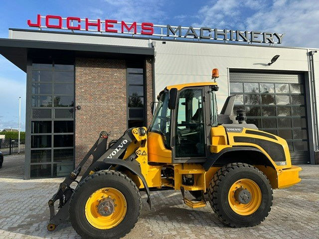 Volvo L45H - Încărcător frontal pe pneuri: Foto 1 Volvo L45H - Încărcător frontal pe pneuri: Foto 1