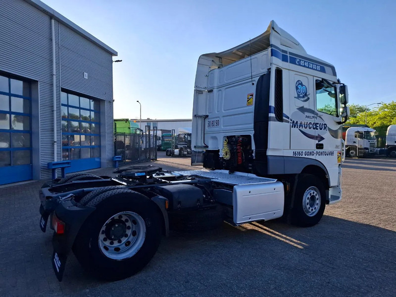 DAF XF106-460 / INTARDER / DEB / MANUAL / AIRCO / CLEAN TRUCK / EURO-6 / 2014 - Cap tractor: Foto 5 DAF XF106-460 / INTARDER / DEB / MANUAL / AIRCO / CLEAN TRUCK / EURO-6 / 2014 - Cap tractor: Foto 5