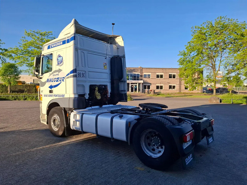 DAF XF106-460 / INTARDER / DEB / MANUAL / AIRCO / CLEAN TRUCK / EURO-6 / 2014 - Cap tractor: Foto 3 DAF XF106-460 / INTARDER / DEB / MANUAL / AIRCO / CLEAN TRUCK / EURO-6 / 2014 - Cap tractor: Foto 3
