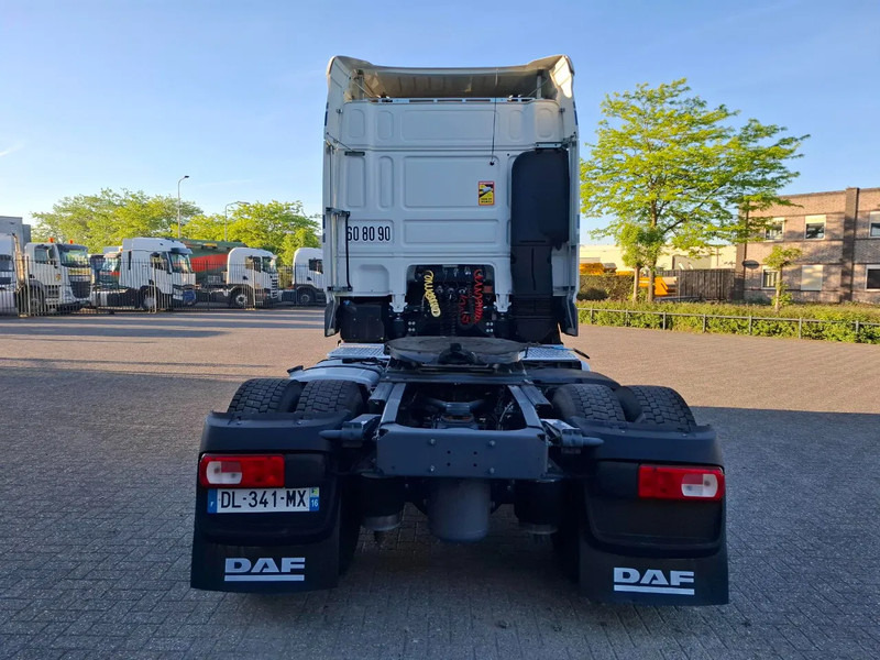DAF XF106-460 / INTARDER / DEB / MANUAL / AIRCO / CLEAN TRUCK / EURO-6 / 2014 - Cap tractor: Foto 4 DAF XF106-460 / INTARDER / DEB / MANUAL / AIRCO / CLEAN TRUCK / EURO-6 / 2014 - Cap tractor: Foto 4