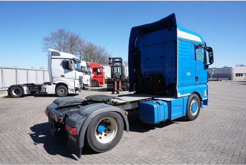MAN TGX 18.400 / AUTOMATIC / DOUBLE TANK / ENGINE PROBLEMS / EURO-6 / 2016 - Cap tractor: Foto 4 MAN TGX 18.400 / AUTOMATIC / DOUBLE TANK / ENGINE PROBLEMS / EURO-6 / 2016 - Cap tractor: Foto 4
