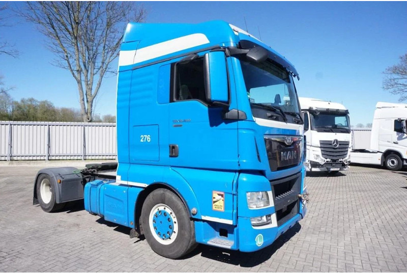 MAN TGX 18.400 / AUTOMATIC / DOUBLE TANK / ENGINE PROBLEMS / EURO-6 / 2016 - Cap tractor: Foto 2 MAN TGX 18.400 / AUTOMATIC / DOUBLE TANK / ENGINE PROBLEMS / EURO-6 / 2016 - Cap tractor: Foto 2