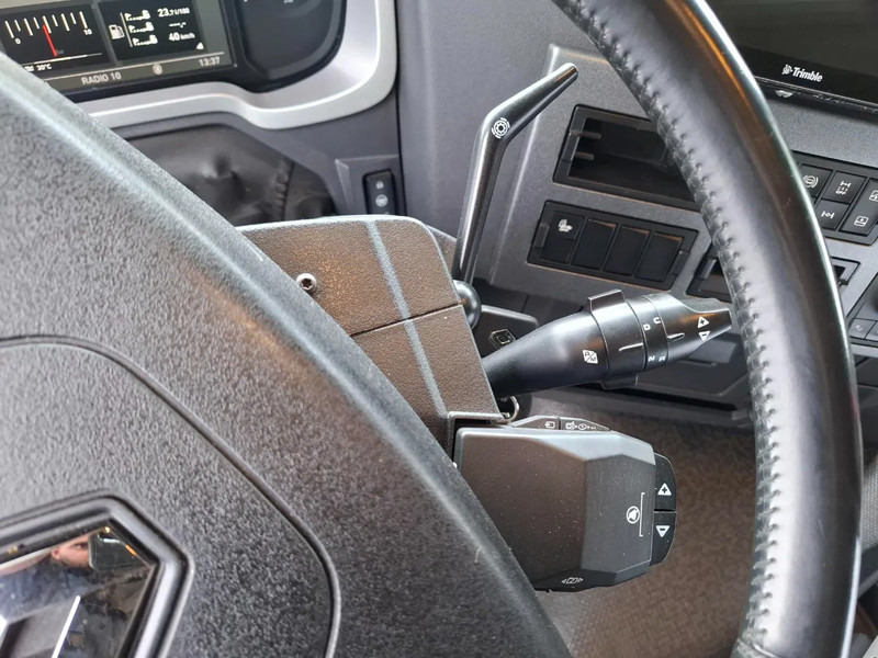 Cap tractor Renault T460 Comfort / CLEAN NL TRUCK / TUV:12-02-2026 / DOUBLE TANK / ACC / LWDS / FRIDGE / 2XBED / AUTOMATIC / EURO-6 / 2019: Foto 14 Cap tractor Renault T460 Comfort / CLEAN NL TRUCK / TUV:12-02-2026 / DOUBLE TANK / ACC / LWDS / FRIDGE / 2XBED / AUTOMATIC / EURO-6 / 2019: Foto 14