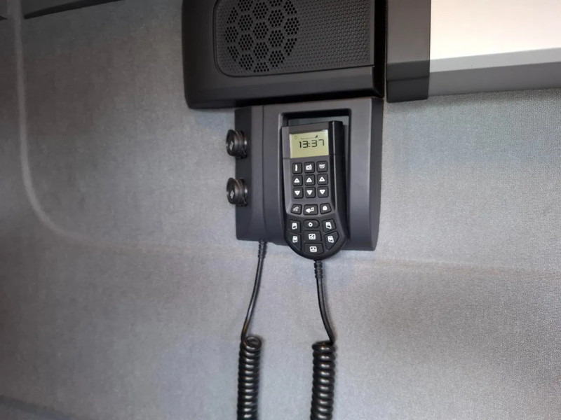 Cap tractor Renault T460 Comfort / CLEAN NL TRUCK / TUV:12-02-2026 / DOUBLE TANK / ACC / LWDS / FRIDGE / 2XBED / AUTOMATIC / EURO-6 / 2019: Foto 19 Cap tractor Renault T460 Comfort / CLEAN NL TRUCK / TUV:12-02-2026 / DOUBLE TANK / ACC / LWDS / FRIDGE / 2XBED / AUTOMATIC / EURO-6 / 2019: Foto 19