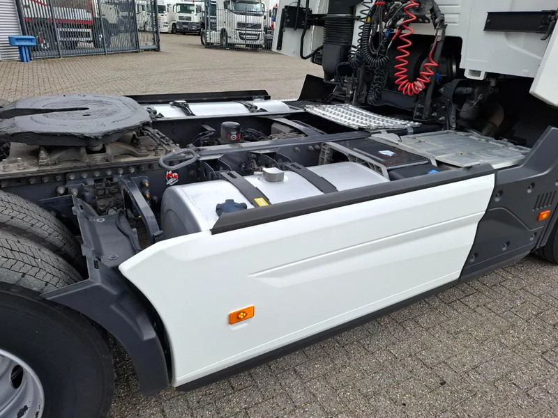 Cap tractor Renault T460 Comfort / CLEAN NL TRUCK / TUV:12-02-2026 / DOUBLE TANK / ACC / LWDS / FRIDGE / 2XBED / AUTOMATIC / EURO-6 / 2019: Foto 9 Cap tractor Renault T460 Comfort / CLEAN NL TRUCK / TUV:12-02-2026 / DOUBLE TANK / ACC / LWDS / FRIDGE / 2XBED / AUTOMATIC / EURO-6 / 2019: Foto 9