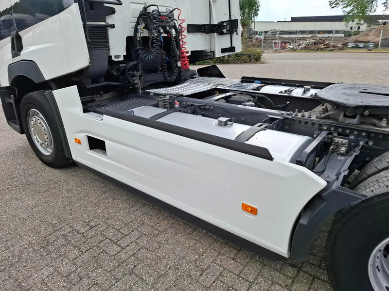 Cap tractor Renault T460 Comfort / CLEAN NL TRUCK / TUV:12-02-2026 / DOUBLE TANK / ACC / LWDS / FRIDGE / 2XBED / AUTOMATIC / EURO-6 / 2019: Foto 8 Cap tractor Renault T460 Comfort / CLEAN NL TRUCK / TUV:12-02-2026 / DOUBLE TANK / ACC / LWDS / FRIDGE / 2XBED / AUTOMATIC / EURO-6 / 2019: Foto 8