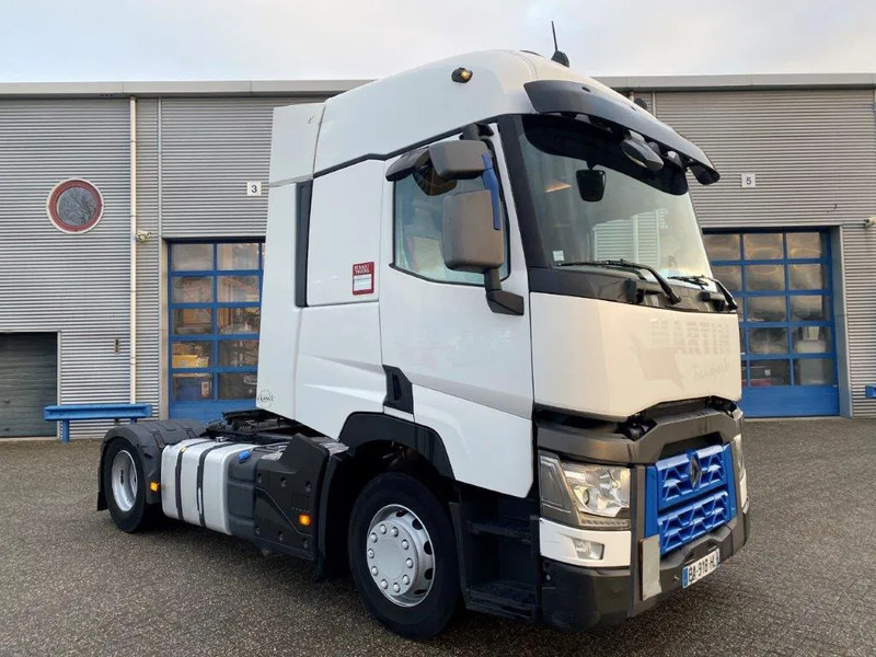 Renault T480 COMFORT / DOUBLE TANK / LWDS / AIRCO / 2XBED / AUTOMATIC / EURO-6 / 2016 - Cap tractor: Foto 2 Renault T480 COMFORT / DOUBLE TANK / LWDS / AIRCO / 2XBED / AUTOMATIC / EURO-6 / 2016 - Cap tractor: Foto 2