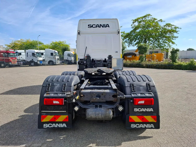 Scania NGS R650 V8 / 6X4 / RETARDER / 2X BIG AXLE / PARKCOOL / DOUBLE TANK / INLINER / FULL-AIR / ALCOA / LEATHER / NAVI / GEN2 V2 / EU - Cap tractor: Foto 4 Scania NGS R650 V8 / 6X4 / RETARDER / 2X BIG AXLE / PARKCOOL / DOUBLE TANK / INLINER / FULL-AIR / ALCOA / LEATHER / NAVI / GEN2 V2 / EU - Cap tractor: Foto 4