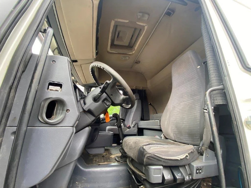 Cap tractor Scania R420 / RETARDER / HYDRAULICS / NO ADBLUE / MANUAL / EURO-3 / 2005: Foto 12 Cap tractor Scania R420 / RETARDER / HYDRAULICS / NO ADBLUE / MANUAL / EURO-3 / 2005: Foto 12