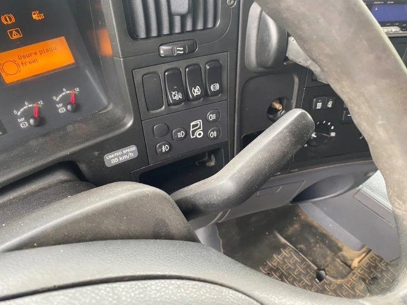 Cap tractor Scania R420 / RETARDER / HYDRAULICS / NO ADBLUE / MANUAL / EURO-3 / 2005: Foto 16 Cap tractor Scania R420 / RETARDER / HYDRAULICS / NO ADBLUE / MANUAL / EURO-3 / 2005: Foto 16