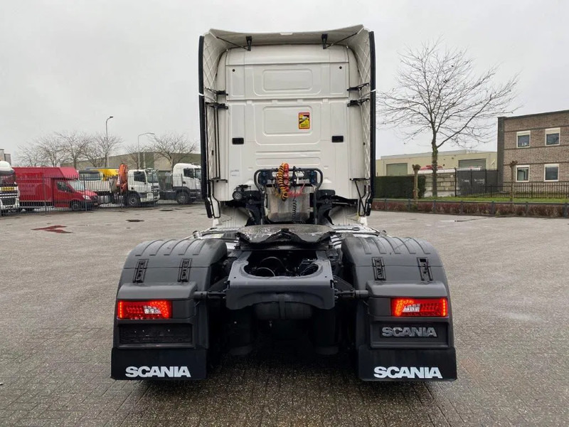 Scania R520 / AUTOMATIC / NAVI /LWDS / PARK-COOL / EURO-6 / 2017 - Cap tractor: Foto 4 Scania R520 / AUTOMATIC / NAVI /LWDS / PARK-COOL / EURO-6 / 2017 - Cap tractor: Foto 4