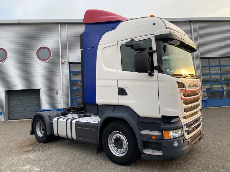 Scania R520 / RETARDER / DOUBLE TANK / AUTOMATIC / PARK-COOL / EURO-6 / 2015 - Cap tractor: Foto 2 Scania R520 / RETARDER / DOUBLE TANK / AUTOMATIC / PARK-COOL / EURO-6 / 2015 - Cap tractor: Foto 2