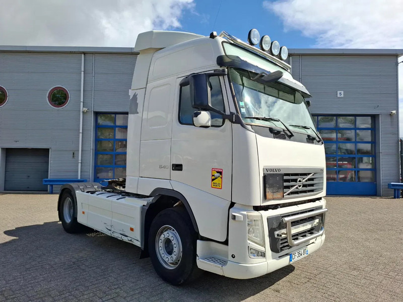 Volvo FH13-540 / HYDRAULICS / VEB+ / TUV:01-04-2026 / FRIDGE / AIRCO / SIDESKIRTS / AUTOMATIC / EURO-5 / 2012 - Cap tractor: Foto 2 Volvo FH13-540 / HYDRAULICS / VEB+ / TUV:01-04-2026 / FRIDGE / AIRCO / SIDESKIRTS / AUTOMATIC / EURO-5 / 2012 - Cap tractor: Foto 2