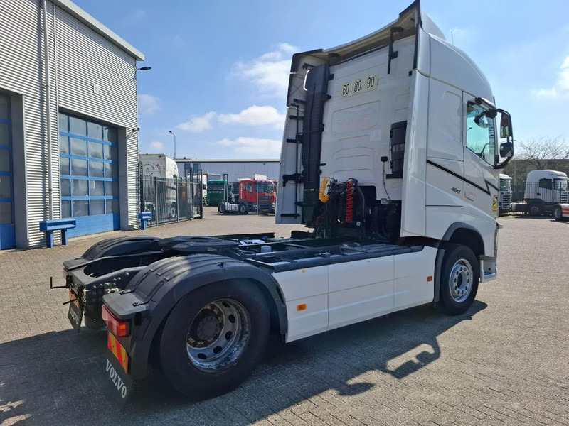 Volvo FH4-460 / VEB+ / DOUBLE TANK / FRIDGE / AUTOMATIC / EURO-6 / 2018 - Cap tractor: Foto 5 Volvo FH4-460 / VEB+ / DOUBLE TANK / FRIDGE / AUTOMATIC / EURO-6 / 2018 - Cap tractor: Foto 5