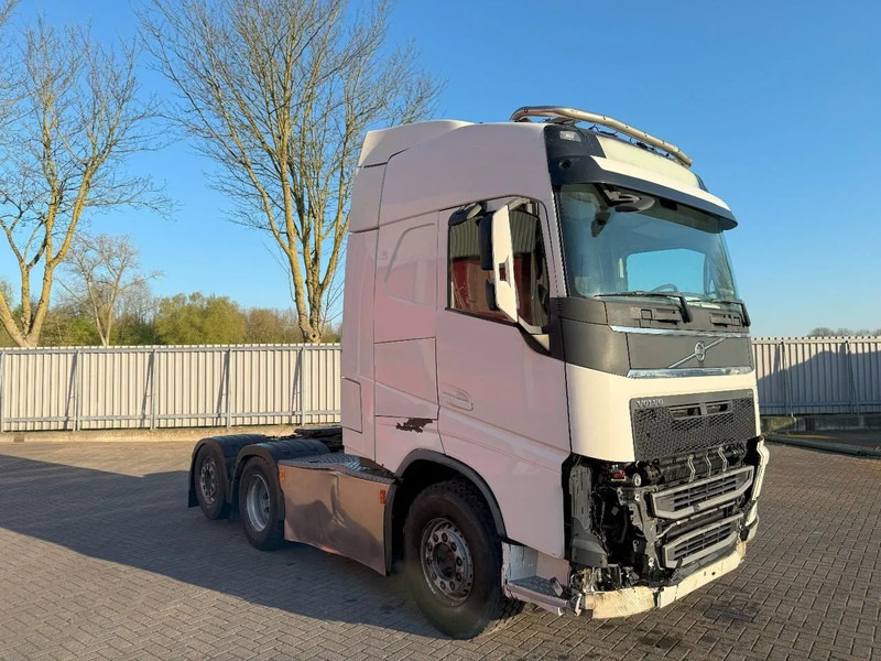 Volvo FH4-500 / ENGINE RUNNING / HYDRAULICS / VEB+ / LWDS / LIFT AXLE / AUTOMATIC / EURO-6 / 2014 - Cap tractor: Foto 2 Volvo FH4-500 / ENGINE RUNNING / HYDRAULICS / VEB+ / LWDS / LIFT AXLE / AUTOMATIC / EURO-6 / 2014 - Cap tractor: Foto 2