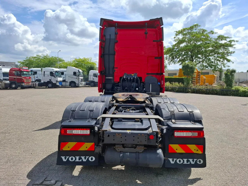 Volvo FH4-500 / VEB+ / ACC / LWDS / FRIDGE / FULL-AIR / 719722 KM / AUTOMATIC / EURO-6 / 2018 - Cap tractor: Foto 4 Volvo FH4-500 / VEB+ / ACC / LWDS / FRIDGE / FULL-AIR / 719722 KM / AUTOMATIC / EURO-6 / 2018 - Cap tractor: Foto 4