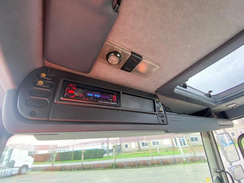 Camion cisternă DAF 65CF-240 / FULL STEEL / POMP / 3 COMPARTIMENTS / 8350 LITER / ONLY:25969 KM / EURO-2 / MANUAL / GOOD CONDITION: Foto 19 Camion cisternă DAF 65CF-240 / FULL STEEL / POMP / 3 COMPARTIMENTS / 8350 LITER / ONLY:25969 KM / EURO-2 / MANUAL / GOOD CONDITION: Foto 19