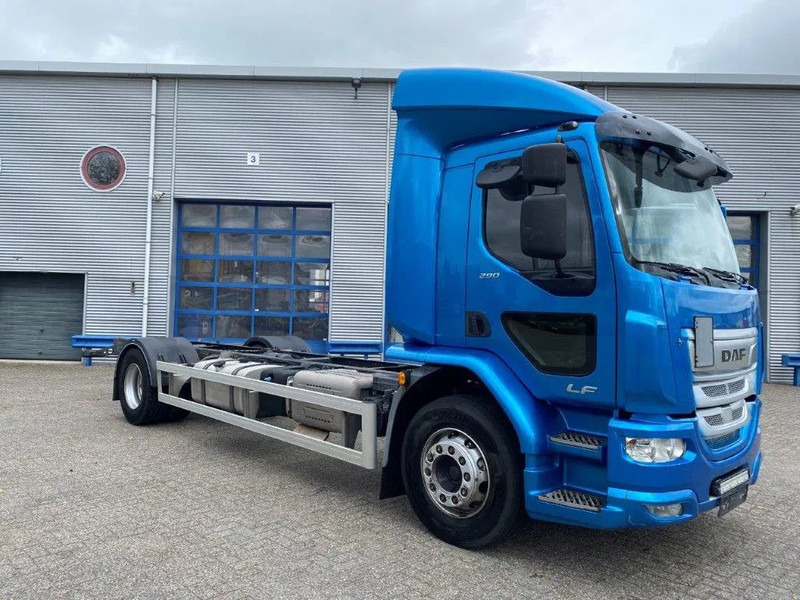 DAF LF290 / ONLY:429873KM / LWDS / GOOD TYRES / AUTOMATIC / EURO-6 / 2018 - Camion şasiu: Foto 2 DAF LF290 / ONLY:429873KM / LWDS / GOOD TYRES / AUTOMATIC / EURO-6 / 2018 - Camion şasiu: Foto 2