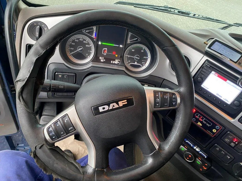 Camion cu cârlig DAF XF106-530 8X2 / AJK HOOKLIFT 25000KG / 9 TON FRONT AXLE / NAVI / ONLY:612482 KM / SSC / AUTOMATIC / EURO-6 / 2019: Foto 16