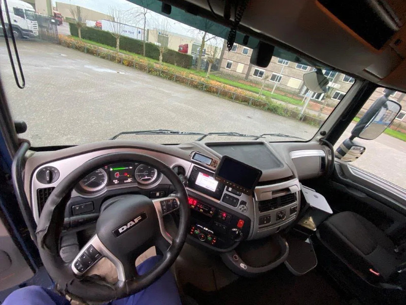 Camion cu cârlig DAF XF106-530 8X2 / AJK HOOKLIFT 25000KG / 9 TON FRONT AXLE / NAVI / ONLY:612482 KM / SSC / AUTOMATIC / EURO-6 / 2019: Foto 14
