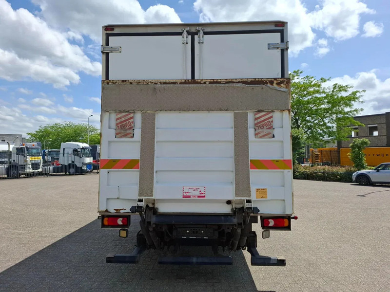 Iveco EuroCargo 120 / COOL TRUCK / CARRIER XARIOS 600 / PLATFORM 2000KG / ONLY:340634 KM / AIRCO / MANUAL / EURO-6 / 2014 - Camion izoterma: Foto 4 Iveco EuroCargo 120 / COOL TRUCK / CARRIER XARIOS 600 / PLATFORM 2000KG / ONLY:340634 KM / AIRCO / MANUAL / EURO-6 / 2014 - Camion izoterma: Foto 4