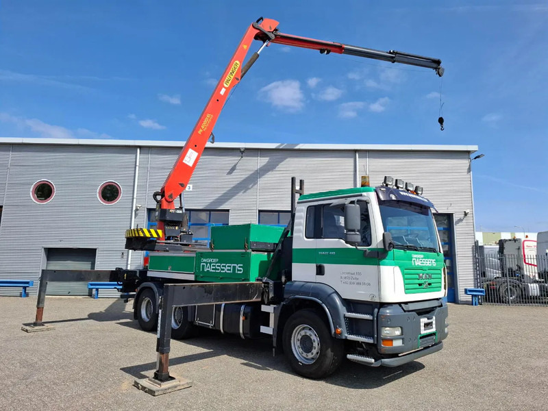 MAN TGA 33.410 / 6X4 / PALFINGER PK4000 1EL ROOFER CRANE / 25M / REMOTE / 2X BIG AXLE / 490677 KM / MANUAL / EURO-3 / 2005 - Camion cu macara: Foto 1 MAN TGA 33.410 / 6X4 / PALFINGER PK4000 1EL ROOFER CRANE / 25M / REMOTE / 2X BIG AXLE / 490677 KM / MANUAL / EURO-3 / 2005 - Camion cu macara: Foto 1