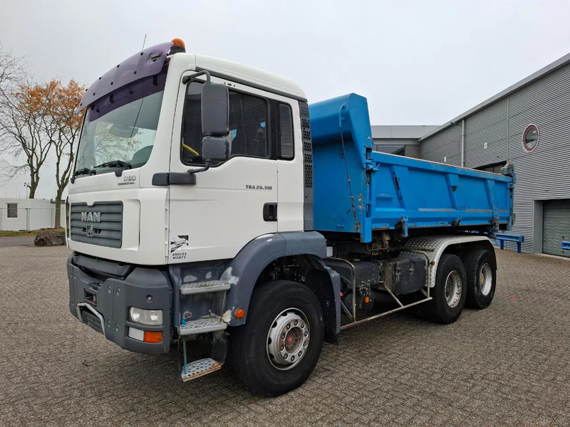 MAN TGS 26.310 / 6X4 / 2XBIG AXLE / 2SIDE TIPPER / ONLY:545423 KM / TUV:06-05-2026 / FULL-STEEL / AIRCO / MANUAL / EURO-4 / 2005 - Camion basculantă: Foto 3 MAN TGS 26.310 / 6X4 / 2XBIG AXLE / 2SIDE TIPPER / ONLY:545423 KM / TUV:06-05-2026 / FULL-STEEL / AIRCO / MANUAL / EURO-4 / 2005 - Camion basculantă: Foto 3