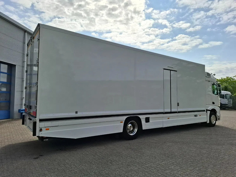 Mercedes-Benz Actros 1843 / GERMAN FLOWER TRUCK / 162021 KM / ISOLATED BOX / COOL & HEATED / NAVI / PLATFORM 1500 KG / TOP CONDITION / FULL-AI - Autorulota comerciala: Foto 5 Mercedes-Benz Actros 1843 / GERMAN FLOWER TRUCK / 162021 KM / ISOLATED BOX / COOL & HEATED / NAVI / PLATFORM 1500 KG / TOP CONDITION / FULL-AI - Autorulota comerciala: Foto 5