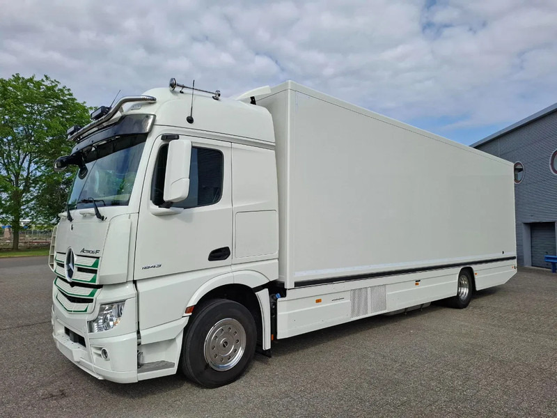 Mercedes-Benz Actros 1843 / GERMAN FLOWER TRUCK / 162021 KM / ISOLATED BOX / COOL & HEATED / NAVI / PLATFORM 1500 KG / TOP CONDITION / FULL-AI - Autorulota comerciala: Foto 1 Mercedes-Benz Actros 1843 / GERMAN FLOWER TRUCK / 162021 KM / ISOLATED BOX / COOL & HEATED / NAVI / PLATFORM 1500 KG / TOP CONDITION / FULL-AI - Autorulota comerciala: Foto 1
