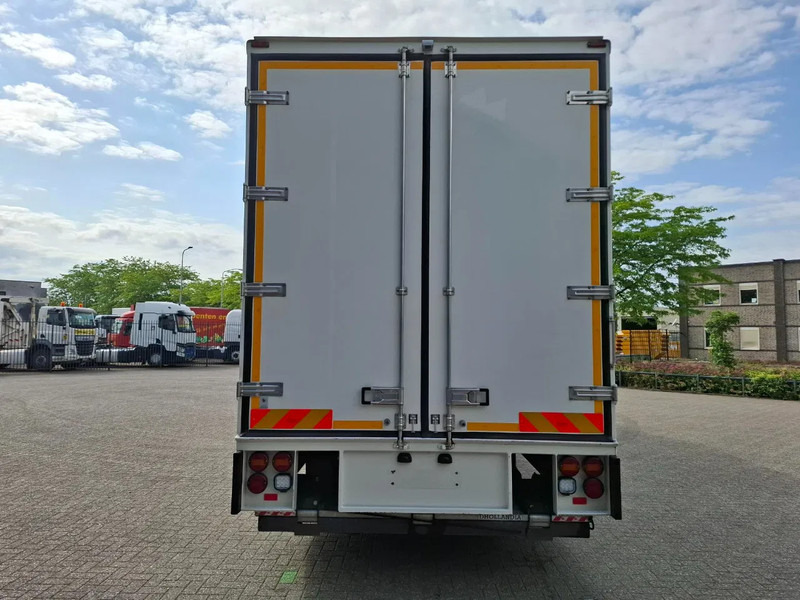 Mercedes-Benz Actros 1843 / GERMAN FLOWER TRUCK / 162021 KM / ISOLATED BOX / COOL & HEATED / NAVI / PLATFORM 1500 KG / TOP CONDITION / FULL-AI - Autorulota comerciala: Foto 4 Mercedes-Benz Actros 1843 / GERMAN FLOWER TRUCK / 162021 KM / ISOLATED BOX / COOL & HEATED / NAVI / PLATFORM 1500 KG / TOP CONDITION / FULL-AI - Autorulota comerciala: Foto 4