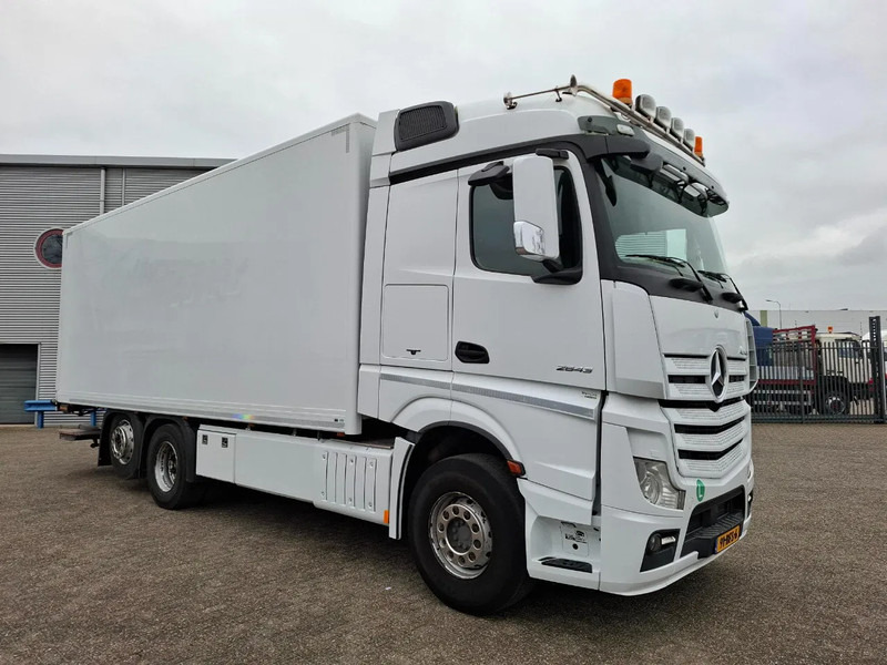 Mercedes-Benz Actros 2843 / NL TRUCK / TUV:08-01-2026 / LIFT+LENKACHSE / SMART TACHO / NAVI / PLATFORM 1500 KG / 2XBED / EURO-6 / 2015 - Camion furgon: Foto 2 Mercedes-Benz Actros 2843 / NL TRUCK / TUV:08-01-2026 / LIFT+LENKACHSE / SMART TACHO / NAVI / PLATFORM 1500 KG / 2XBED / EURO-6 / 2015 - Camion furgon: Foto 2