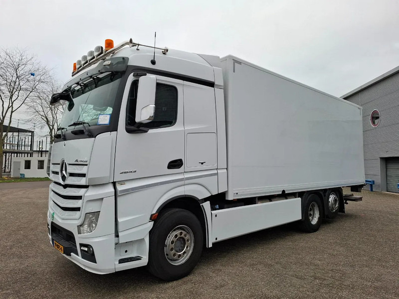 Mercedes-Benz Actros 2843 / NL TRUCK / TUV:08-01-2026 / LIFT+LENKACHSE / SMART TACHO / NAVI / PLATFORM 1500 KG / 2XBED / EURO-6 / 2015 - Camion furgon: Foto 1 Mercedes-Benz Actros 2843 / NL TRUCK / TUV:08-01-2026 / LIFT+LENKACHSE / SMART TACHO / NAVI / PLATFORM 1500 KG / 2XBED / EURO-6 / 2015 - Camion furgon: Foto 1